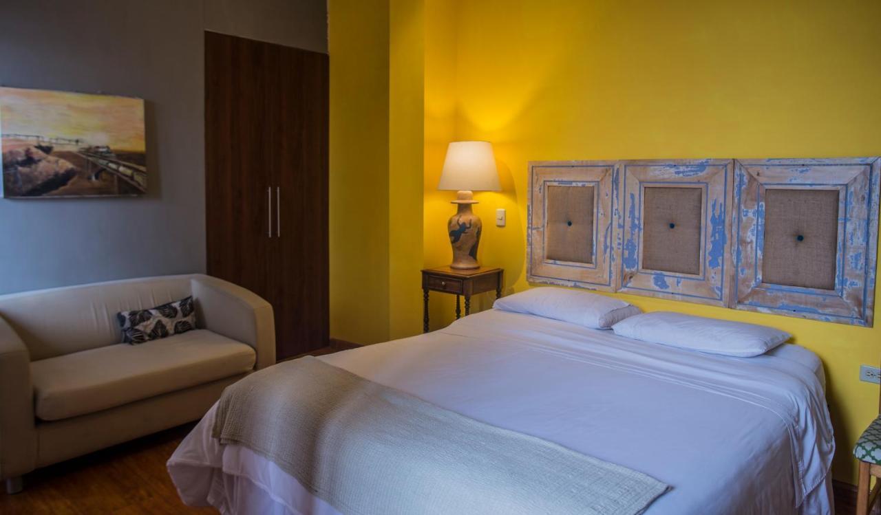 La Casa De Manuel Hotel-Boutique Лоха Екстериор снимка